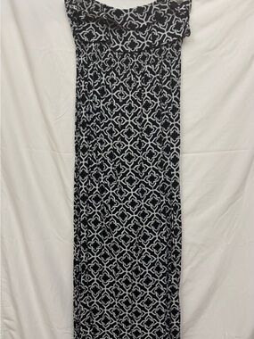 escapada Black & White Strapless Patterned Maxi Dress